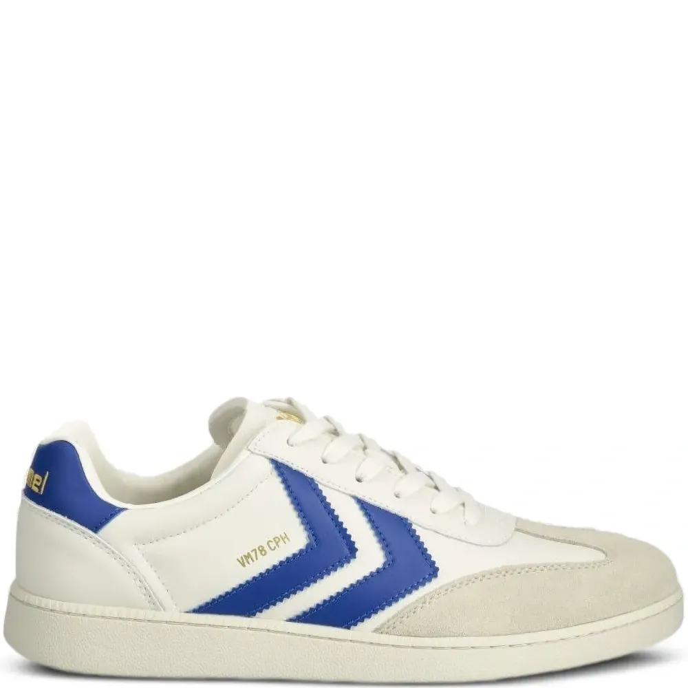 Кроссовки с узором шеврон