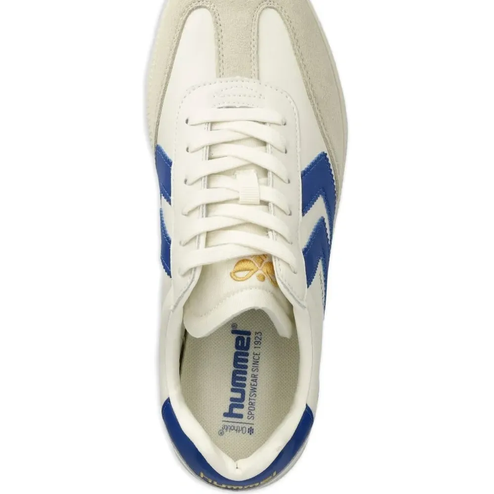 Кроссовки с узором шеврон