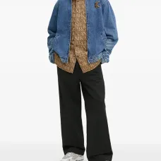 Джинсовая куртка с вышитым логотипом Джинсовая куртка с вышитым логотипом