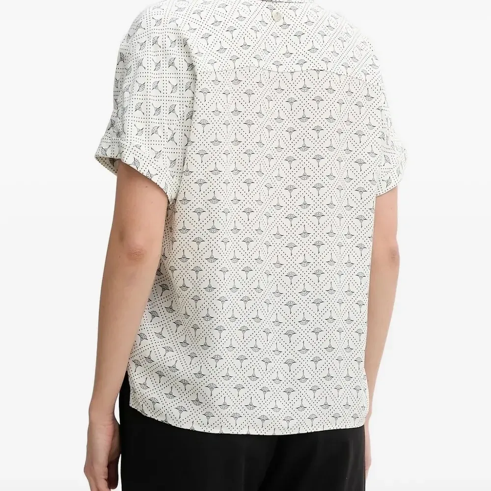 Блузка с короткими рукавами и цветочным принтом Блузка с короткими рукавами и цветочным принтом