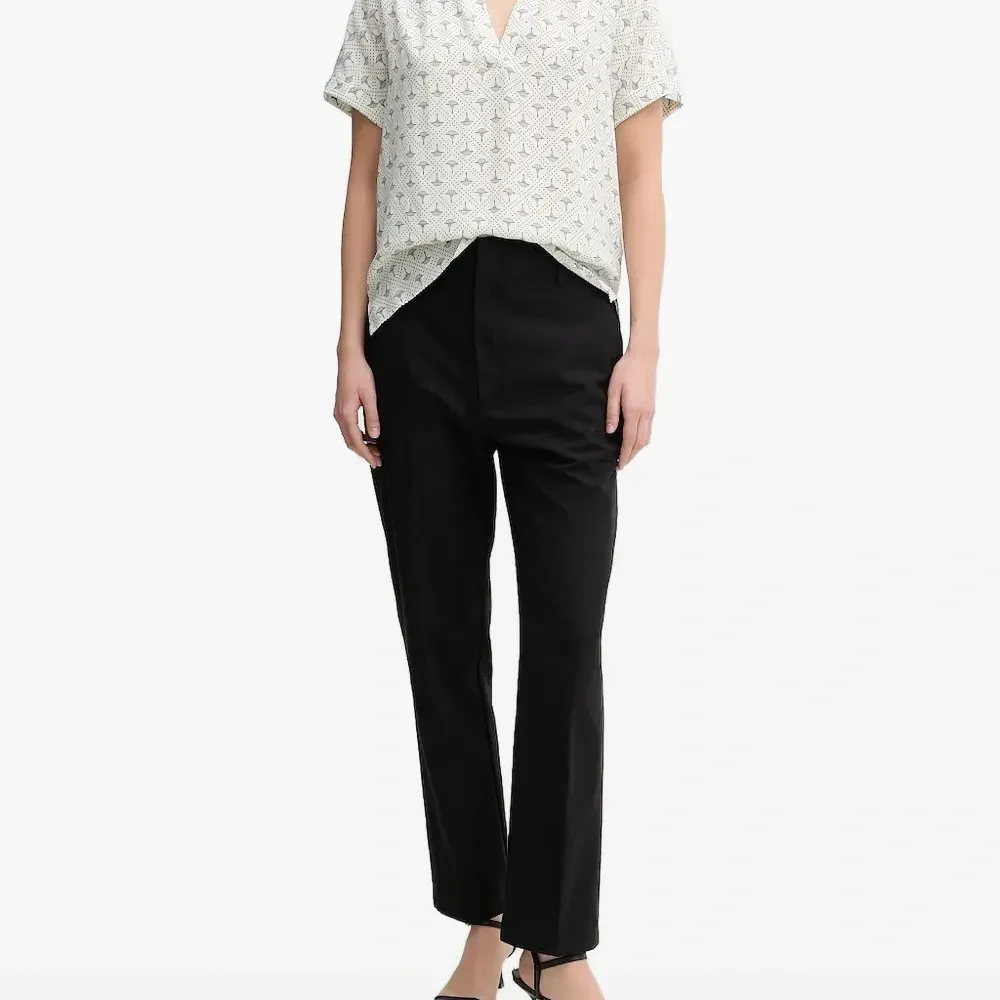 Блузка с короткими рукавами и цветочным принтом Блузка с короткими рукавами и цветочным принтом