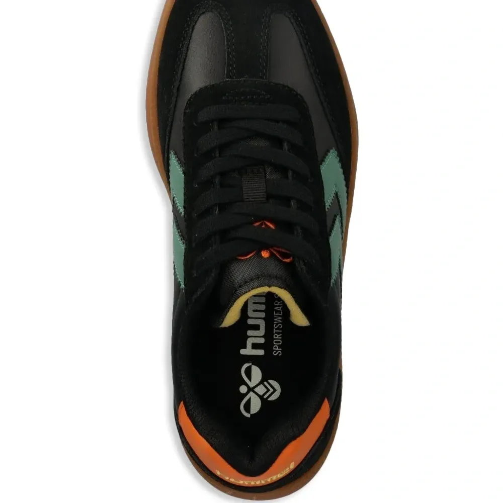 Кроссовки в стиле колор-блок