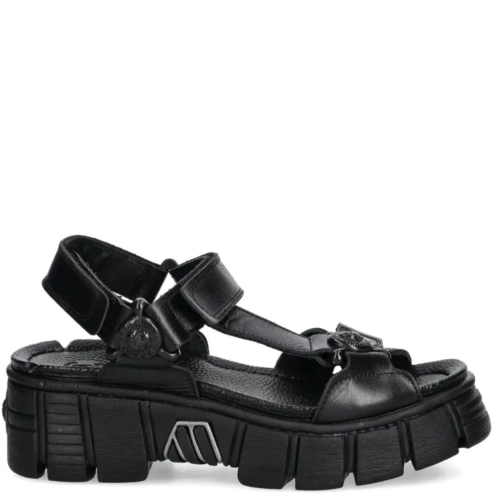 сандалии на платформе