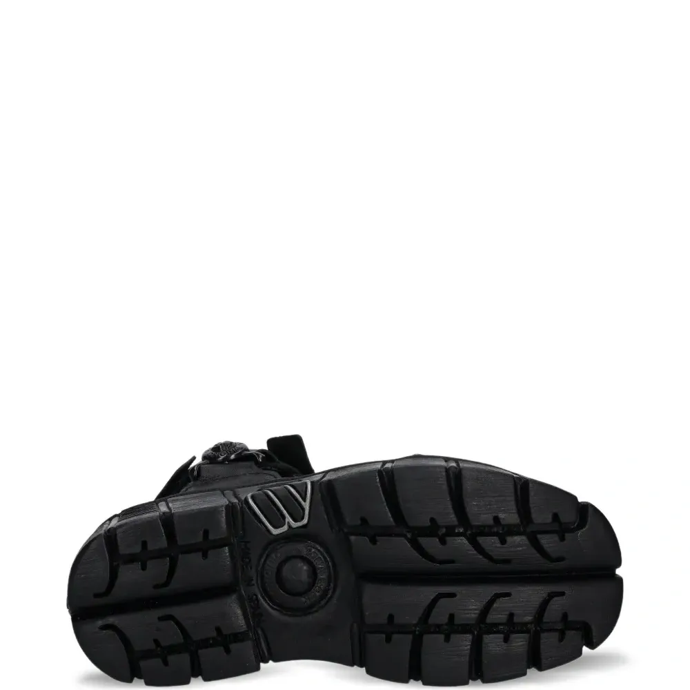 сандалии на платформе