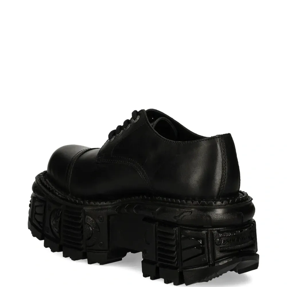 Туфли на платформе со шнуровкой