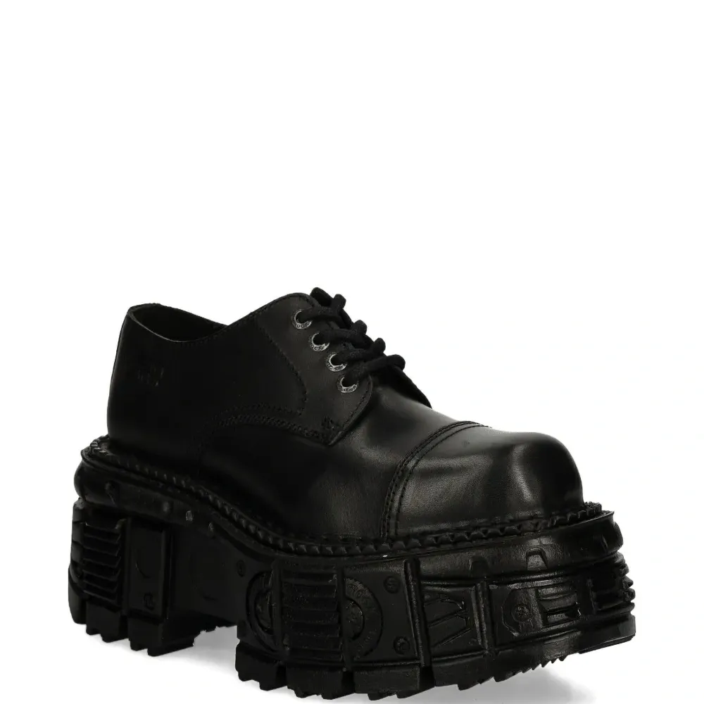 Туфли на платформе со шнуровкой