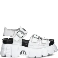 Сандалии на платформе с пряжками Сандалии на платформе с пряжками