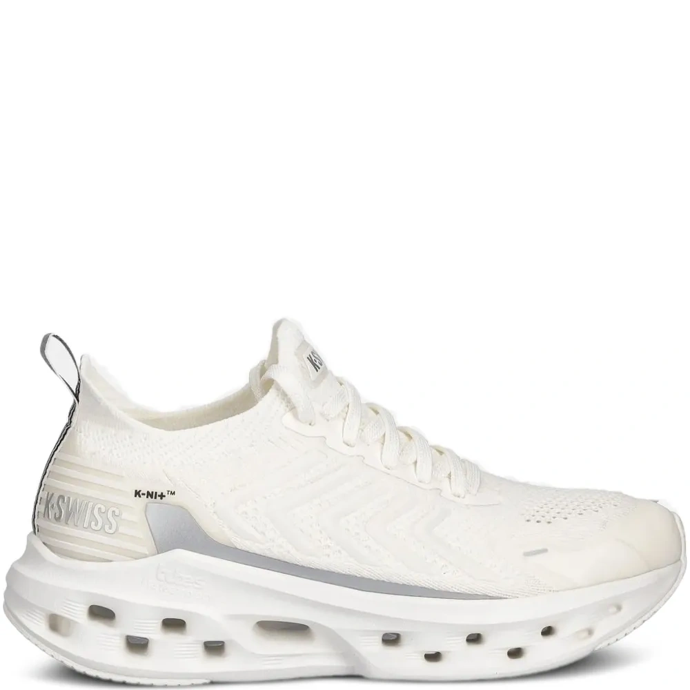 Кроссовки с трикотажными вставками