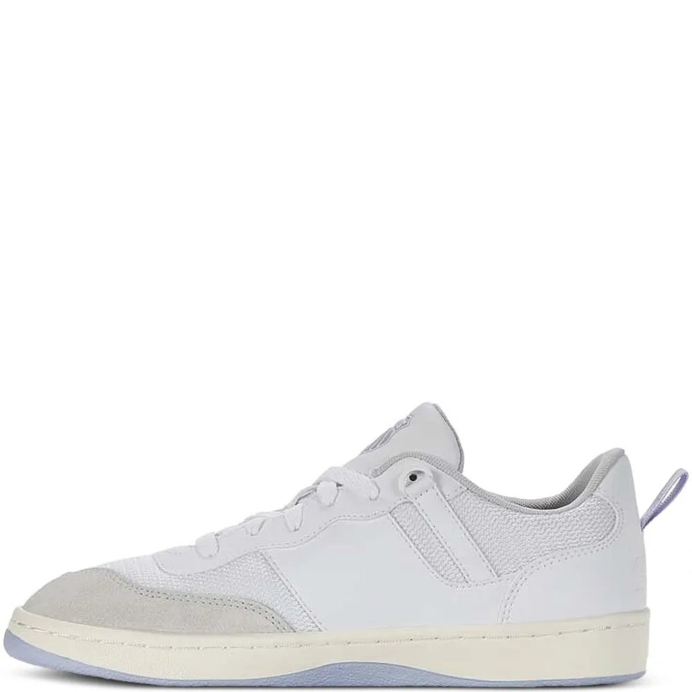 Кроссовки с сетчатыми вставками