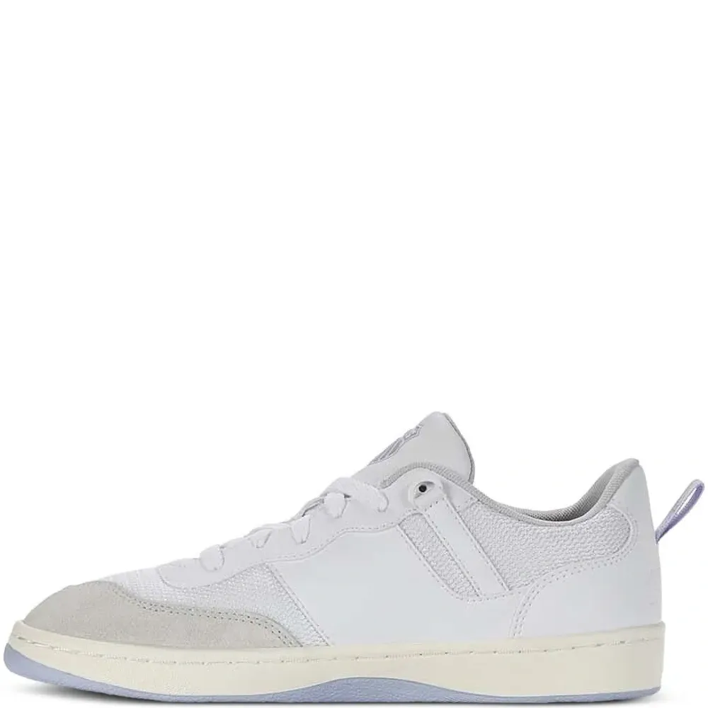 Кроссовки с сетчатыми вставками