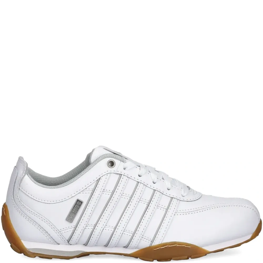 Кроссовки с полосками