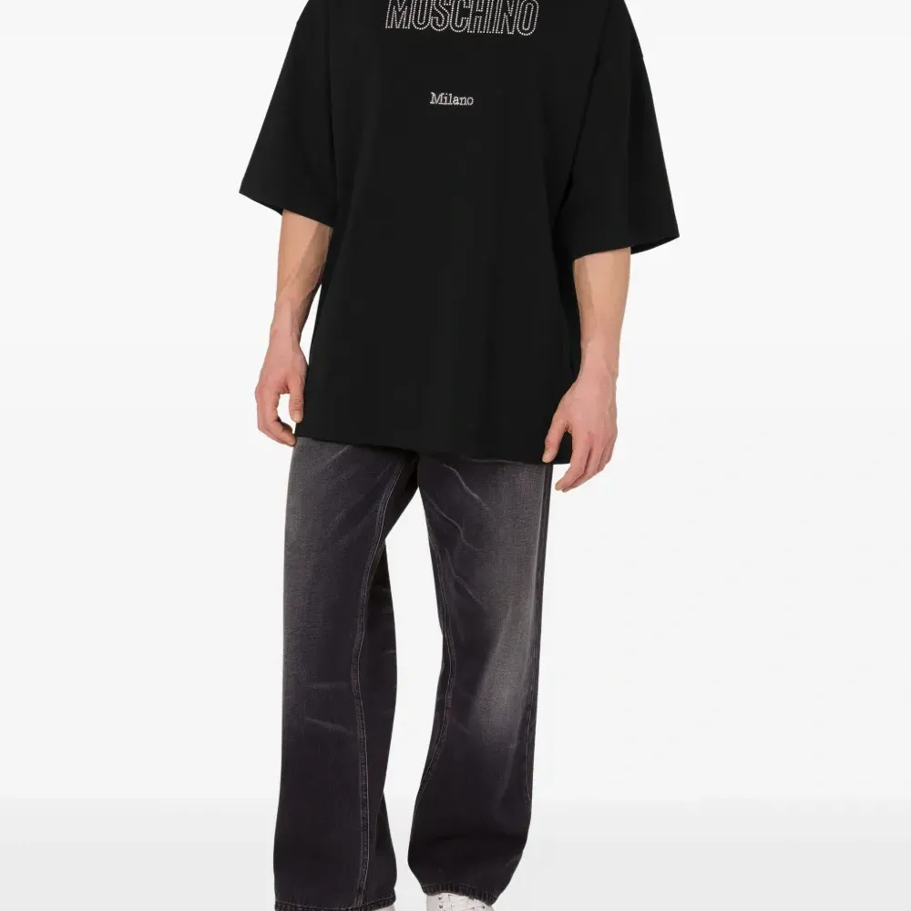 футболка с логотипом