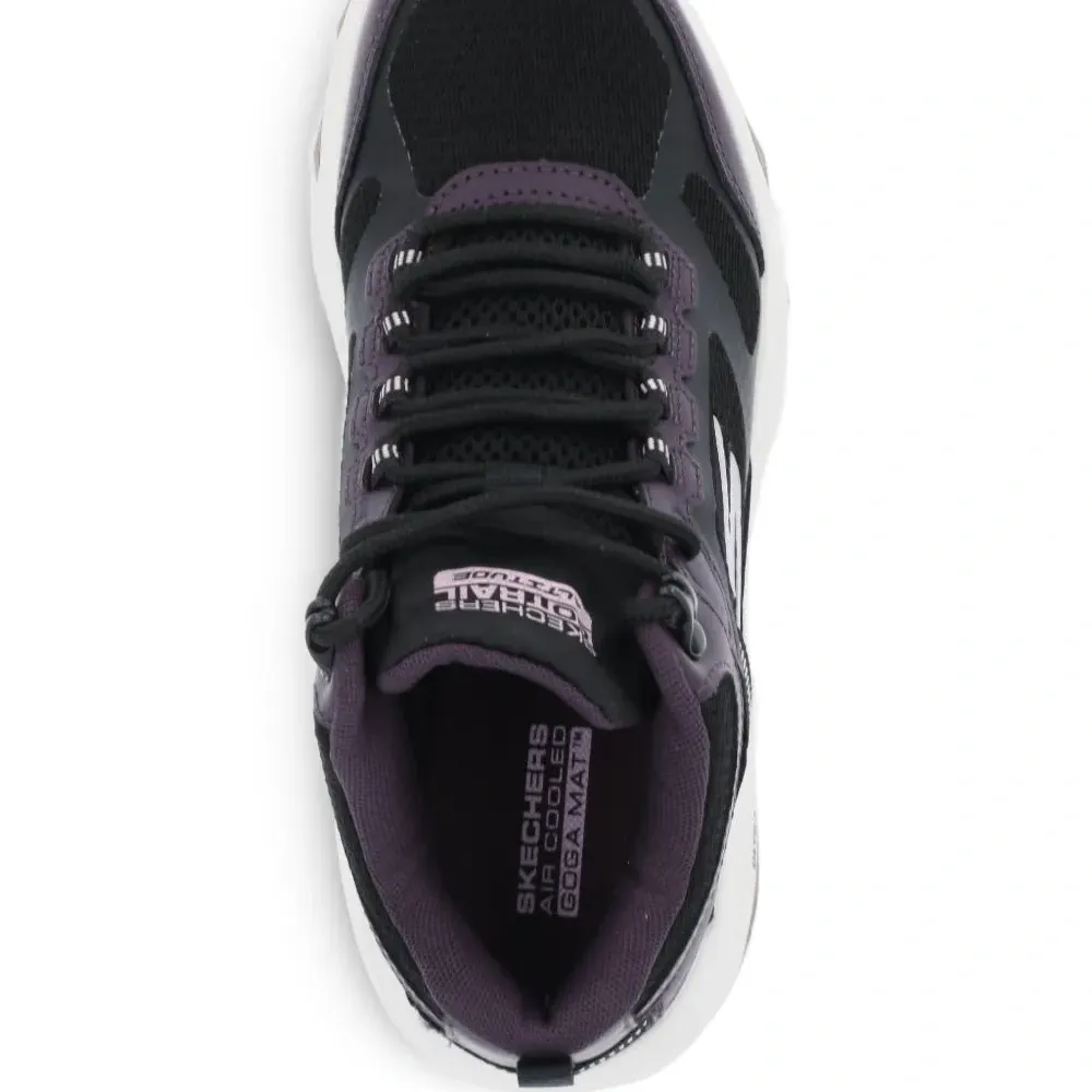 Кроссовки на шнуровке