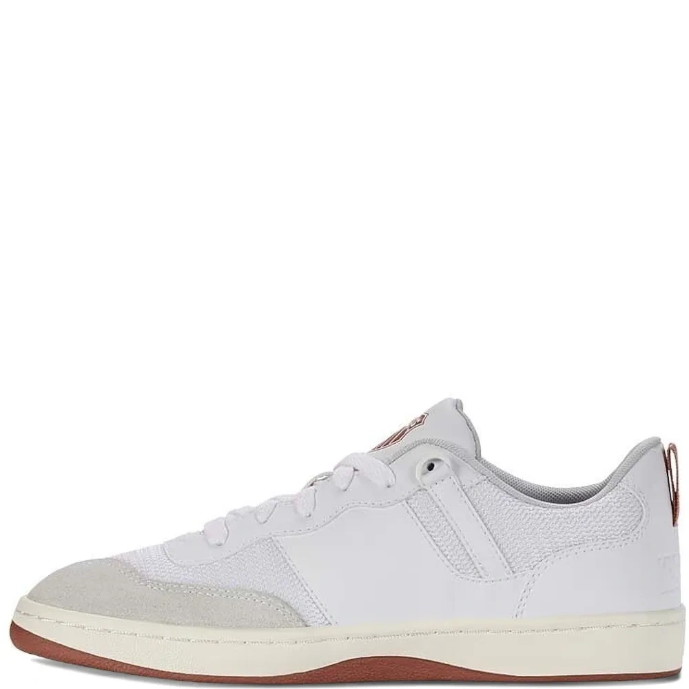 Кроссовки с сетчатыми вставками