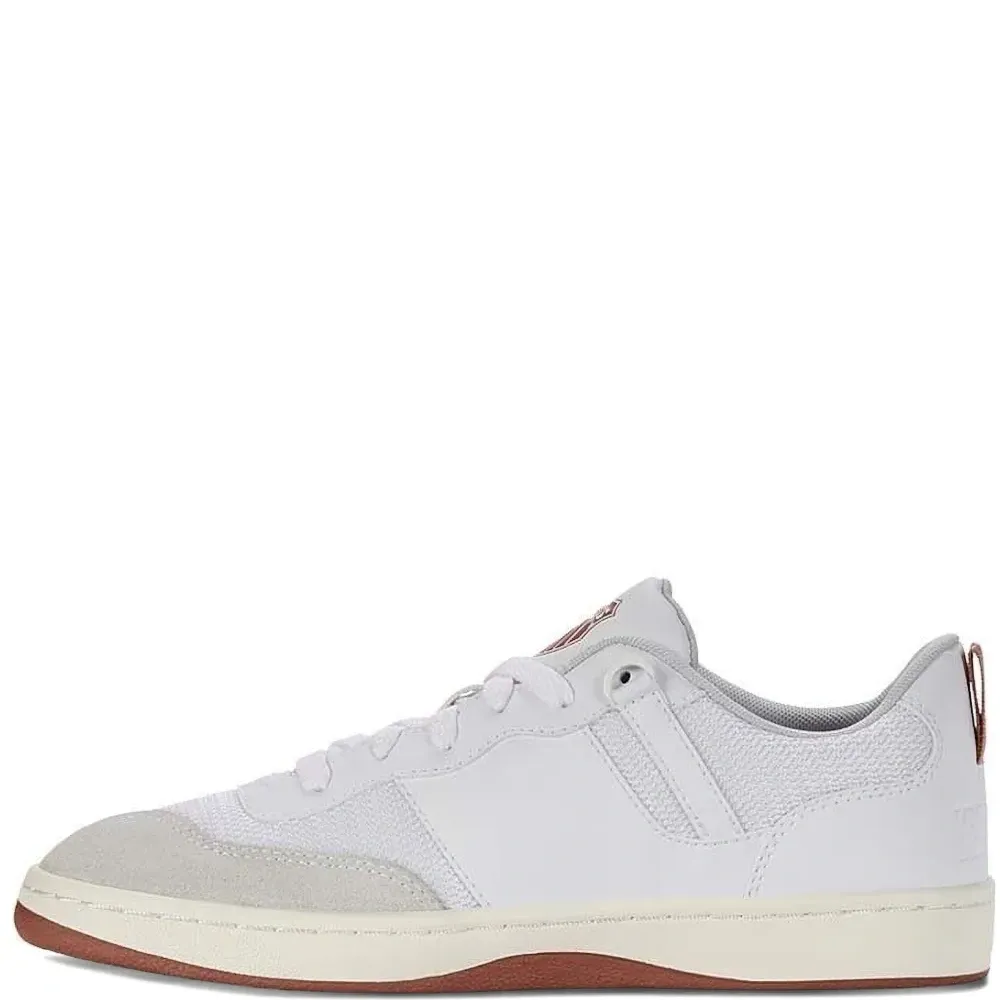 Кроссовки с сетчатыми вставками