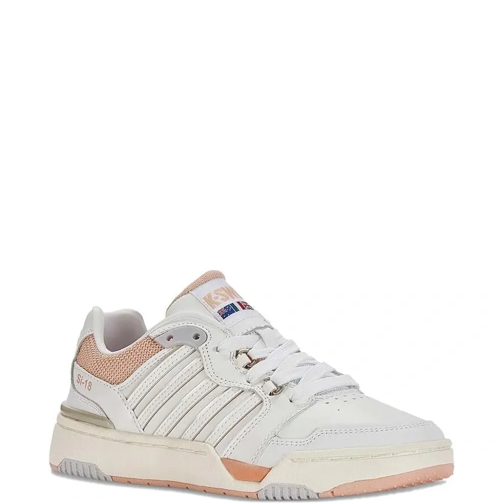 Кроссовки с полосками Кроссовки с полосками