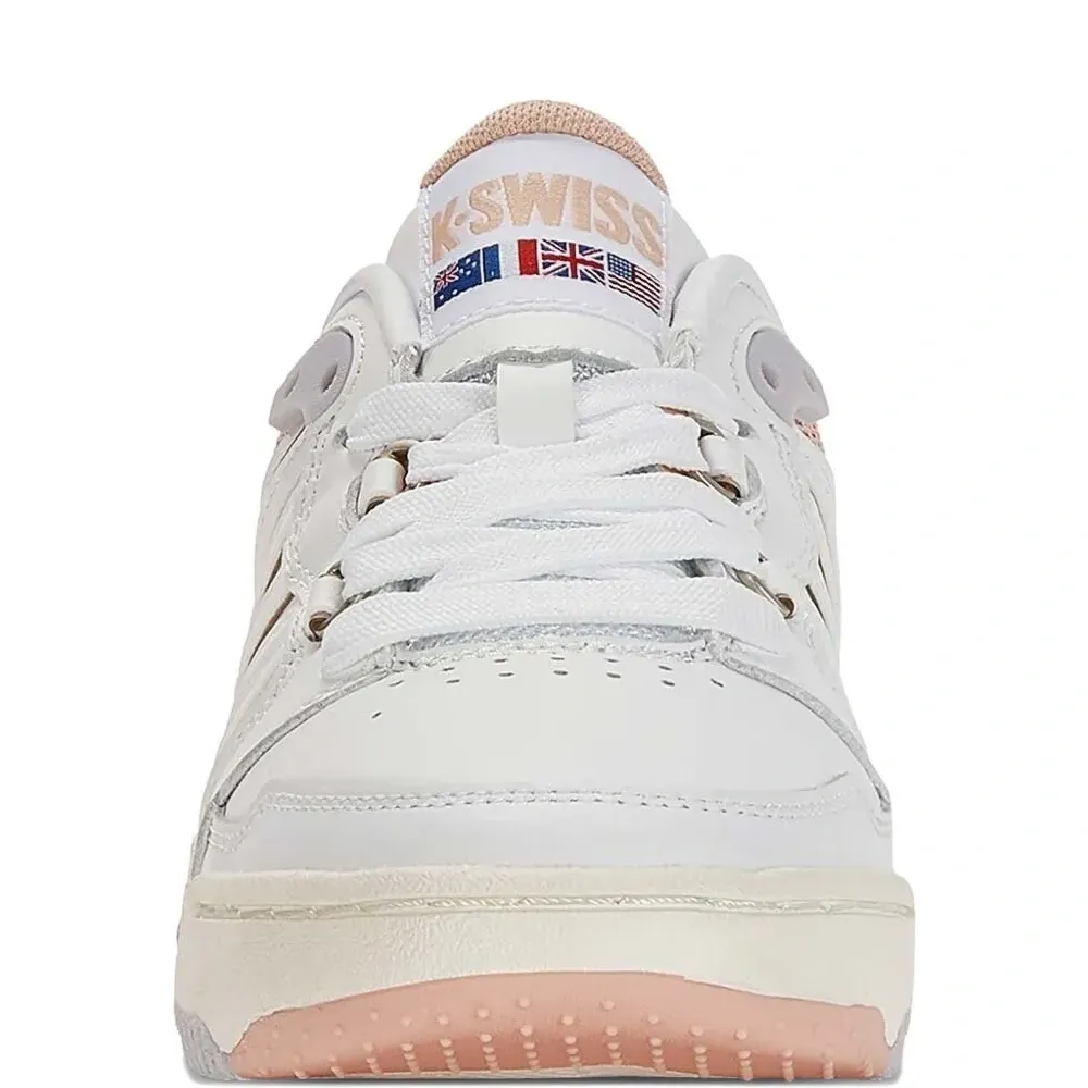 Кроссовки с полосками Кроссовки с полосками