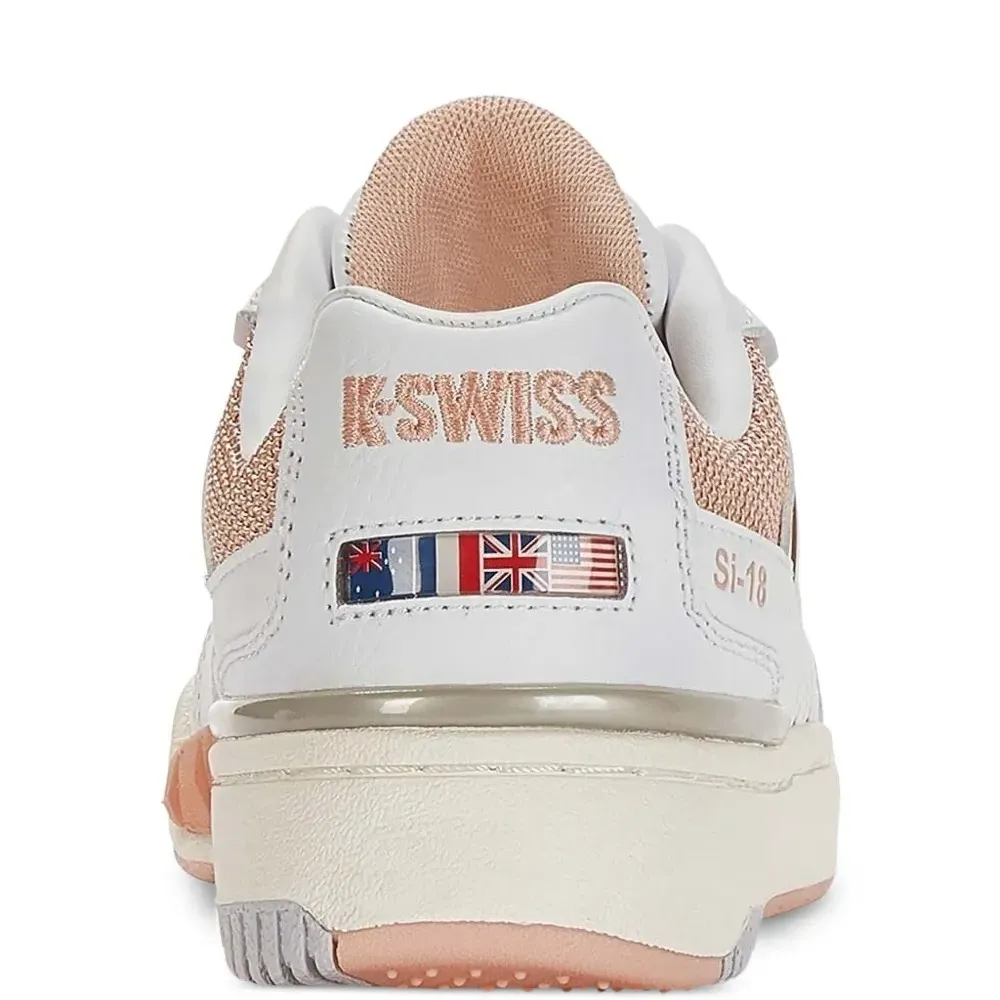 Кроссовки с полосками Кроссовки с полосками