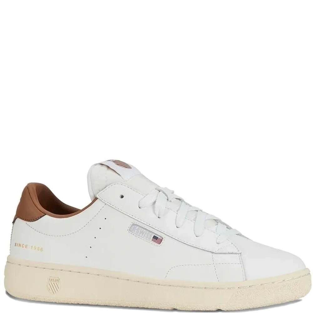 Кроссовки на шнуровке