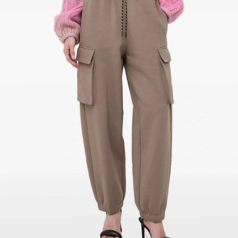 Джоггеры карго с вышитым логотипом