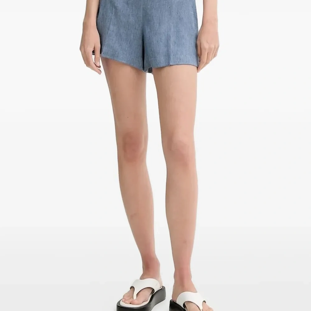 Джинсовые шорты