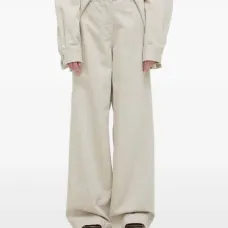 Брюки с накладными карманами