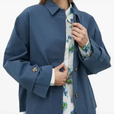 Куртка с воротником