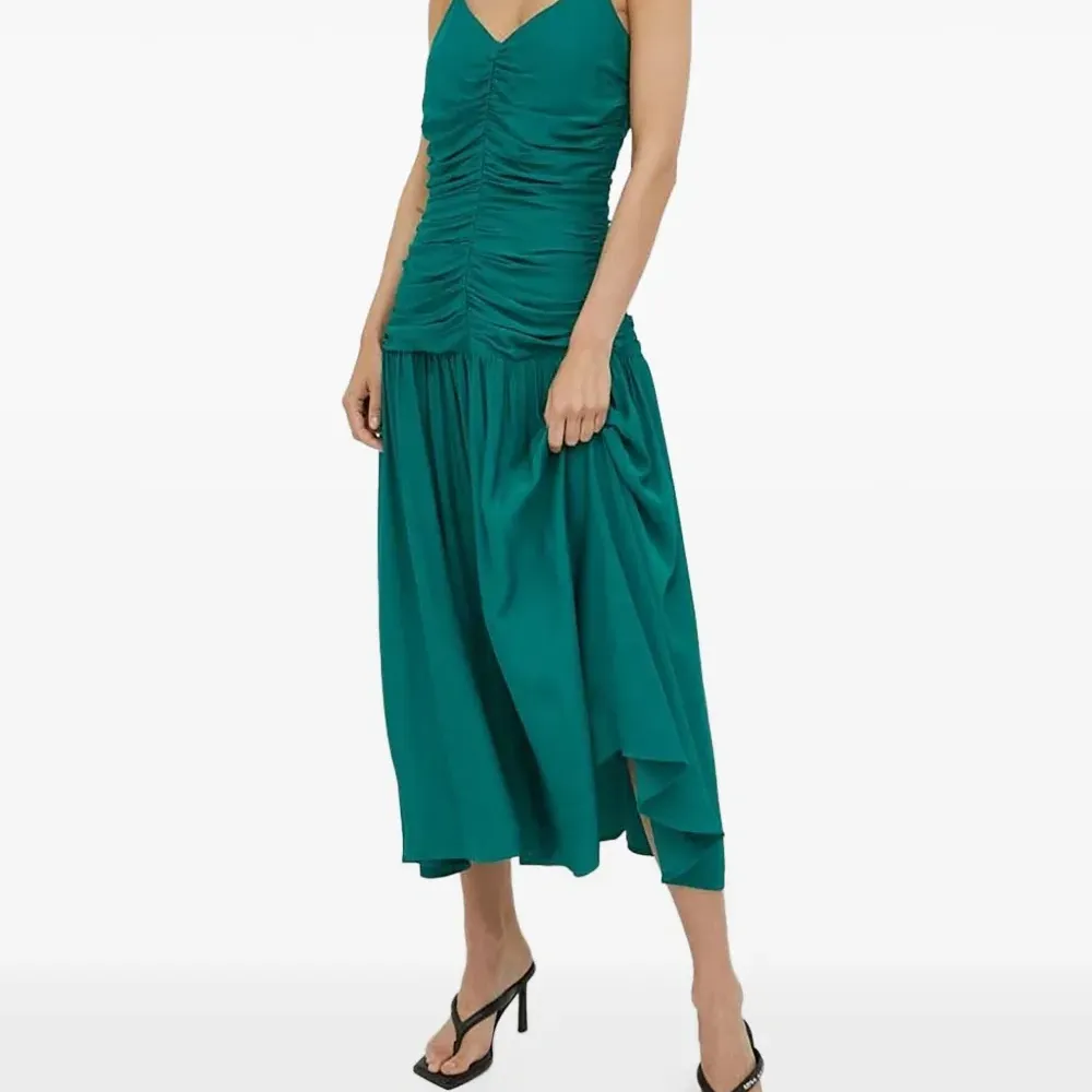 Платье миди со сборками