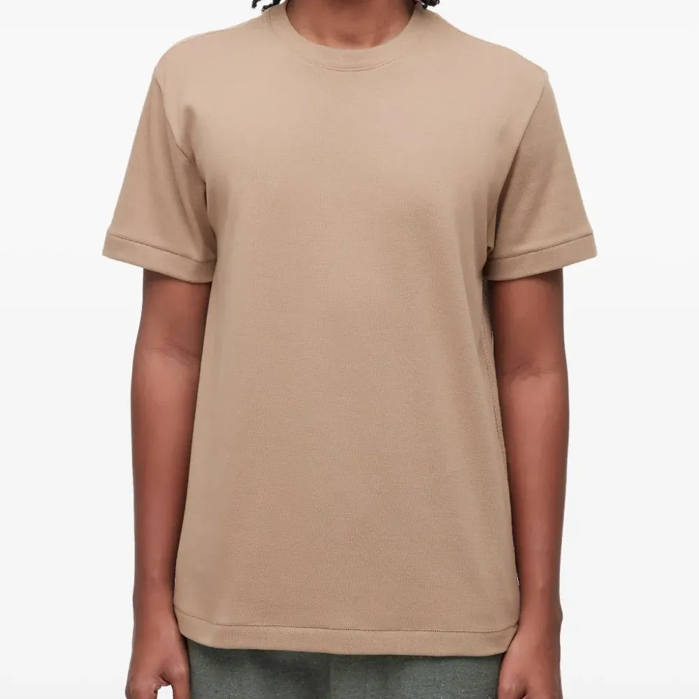 Футболка с круглым вырезом Футболка с круглым вырезом