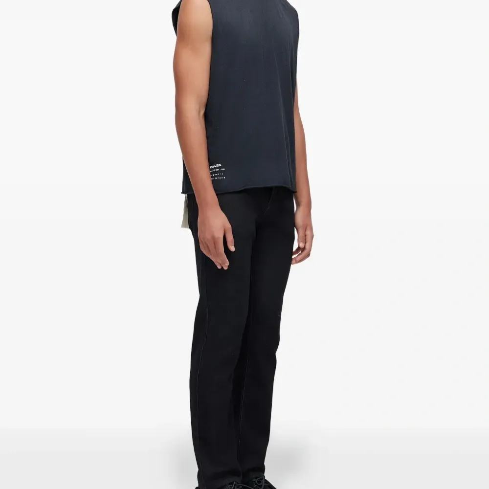 Топ без рукавов Топ без рукавов