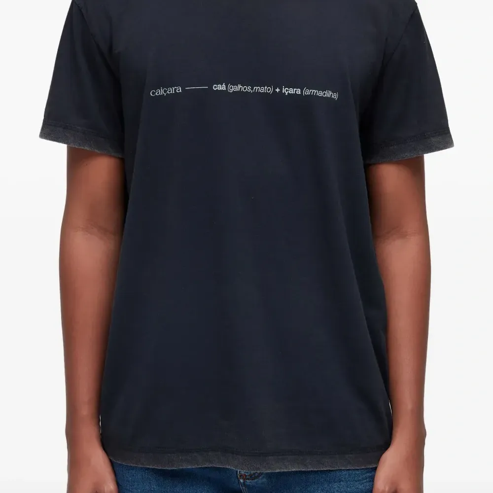 Футболка с круглым вырезом