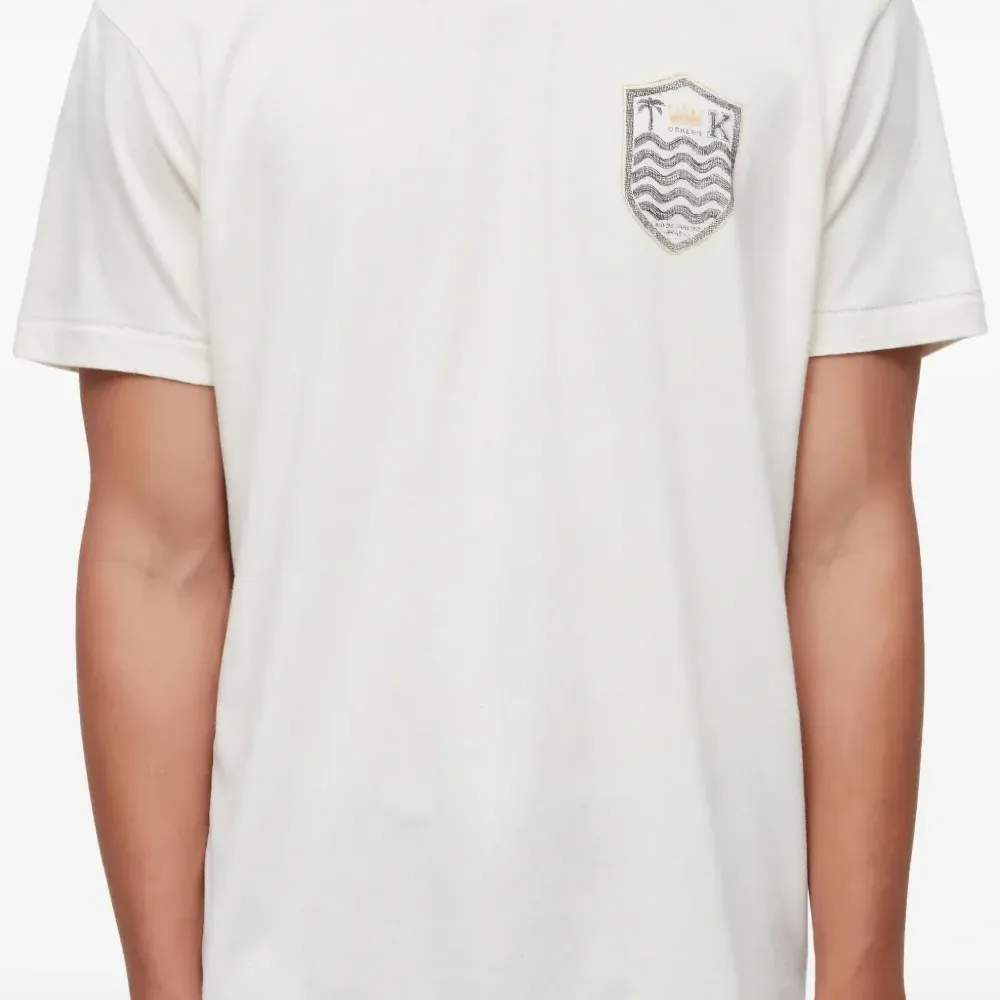 Футболка с круглым вырезом