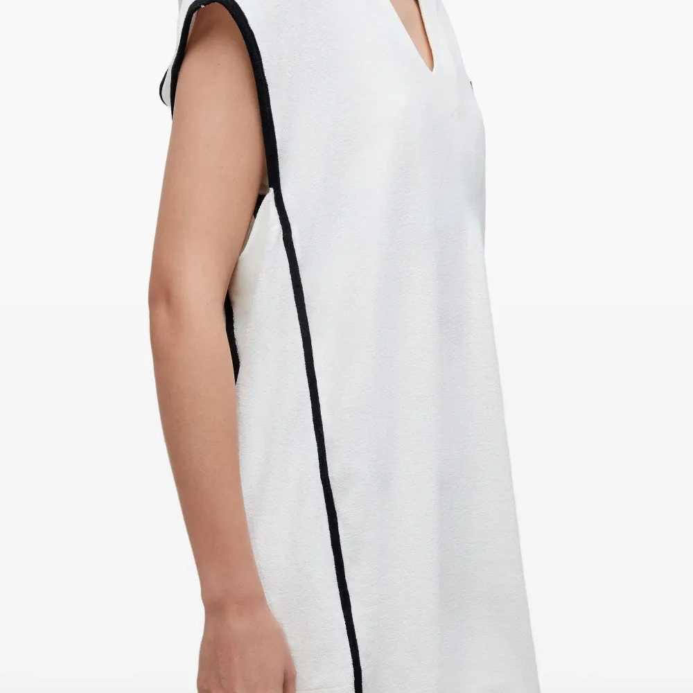 Многослойное платье с капюшоном