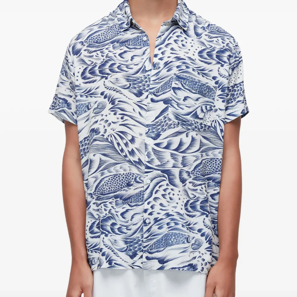 Рубашка с короткими рукавами и графичным принтом