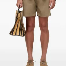 Льняные шорты строгого кроя