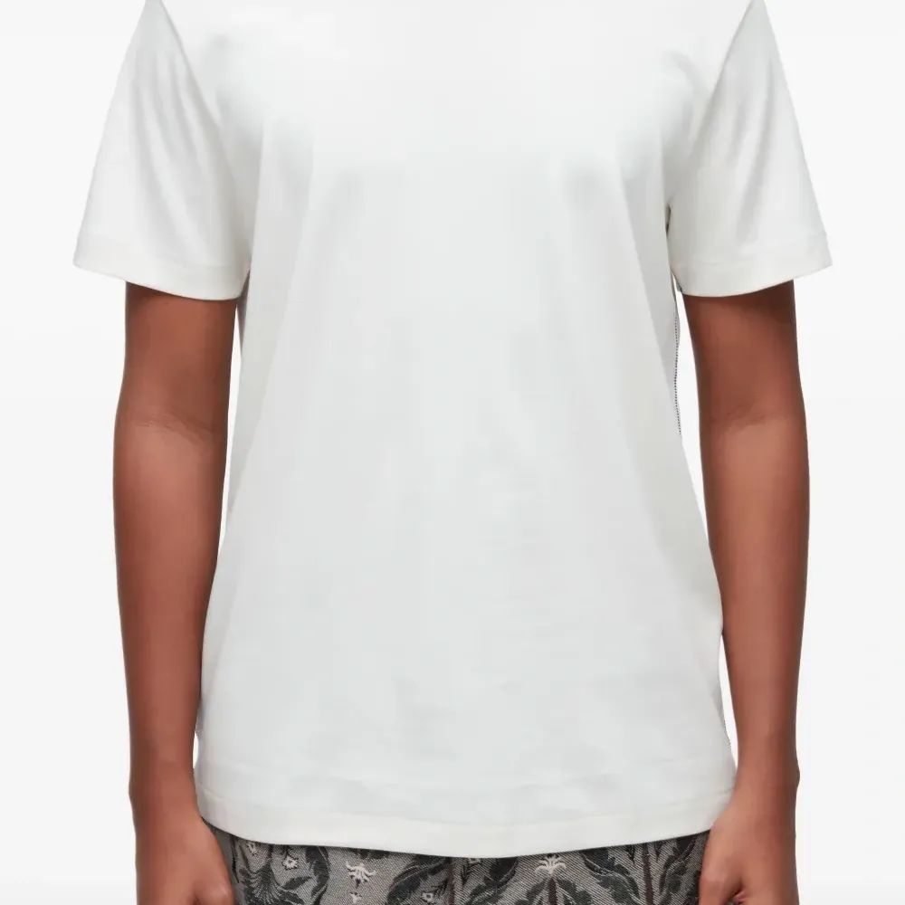 Футболка с круглым вырезом Футболка с круглым вырезом