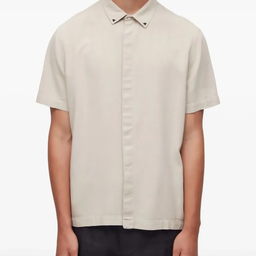 Рубашка с вышивкой