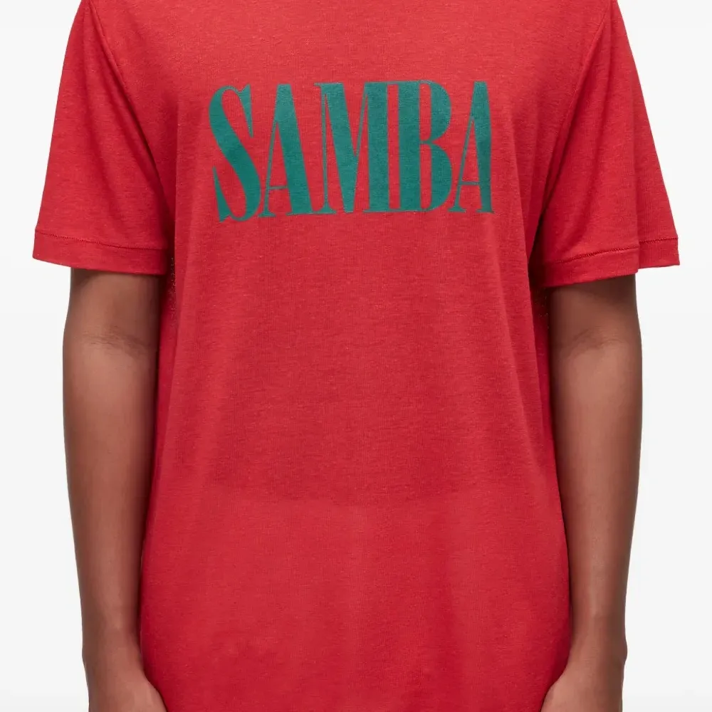 Футболка с круглым вырезом