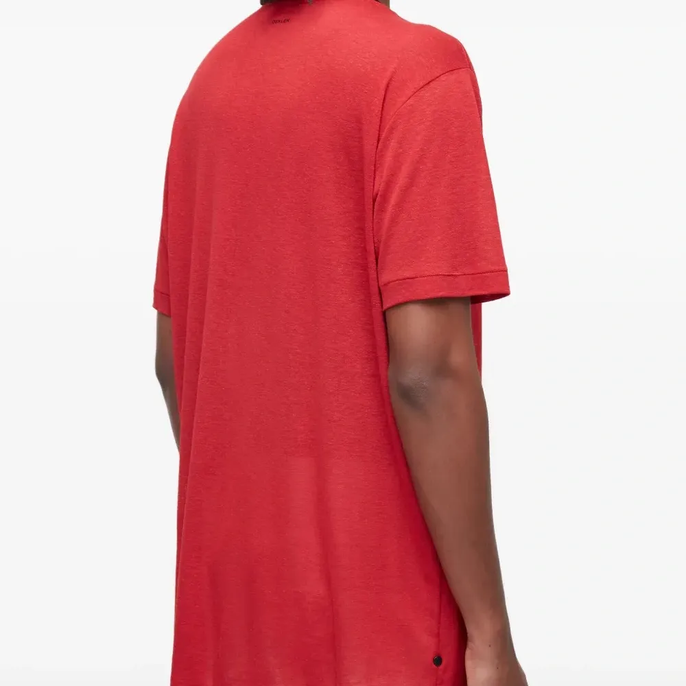 Футболка с круглым вырезом