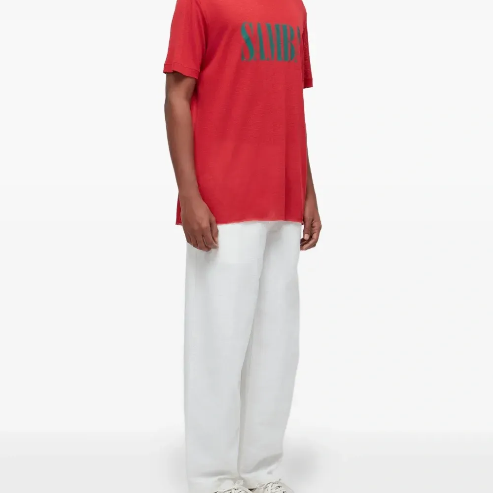 Футболка с круглым вырезом