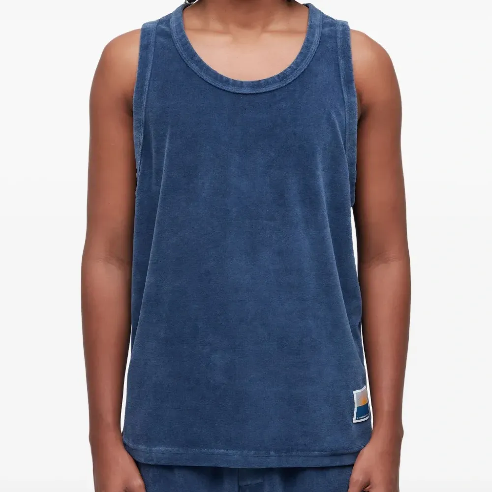 Топ с круглым вырезом