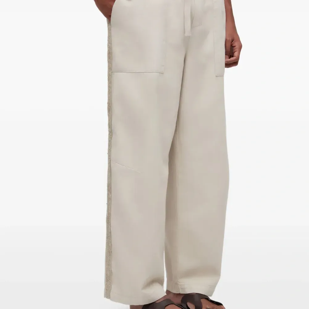 Брюки с карманами