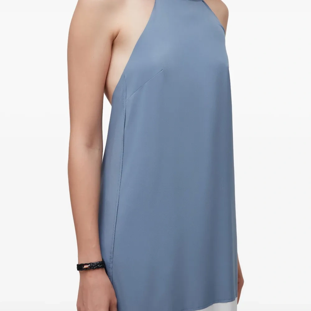 Платье с вырезом халтер