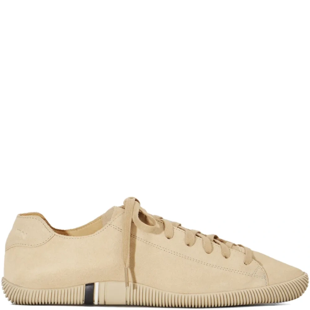 Кроссовки на шнуровке