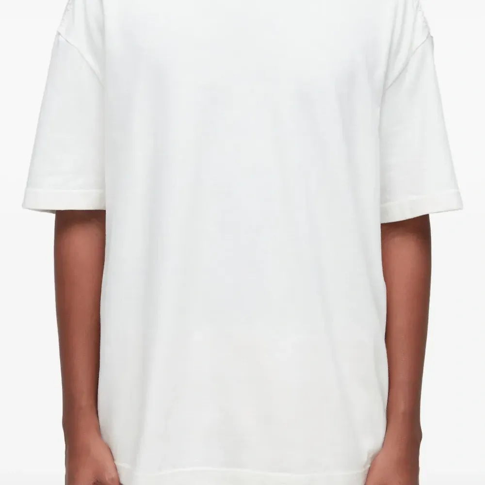 Футболка с круглым вырезом