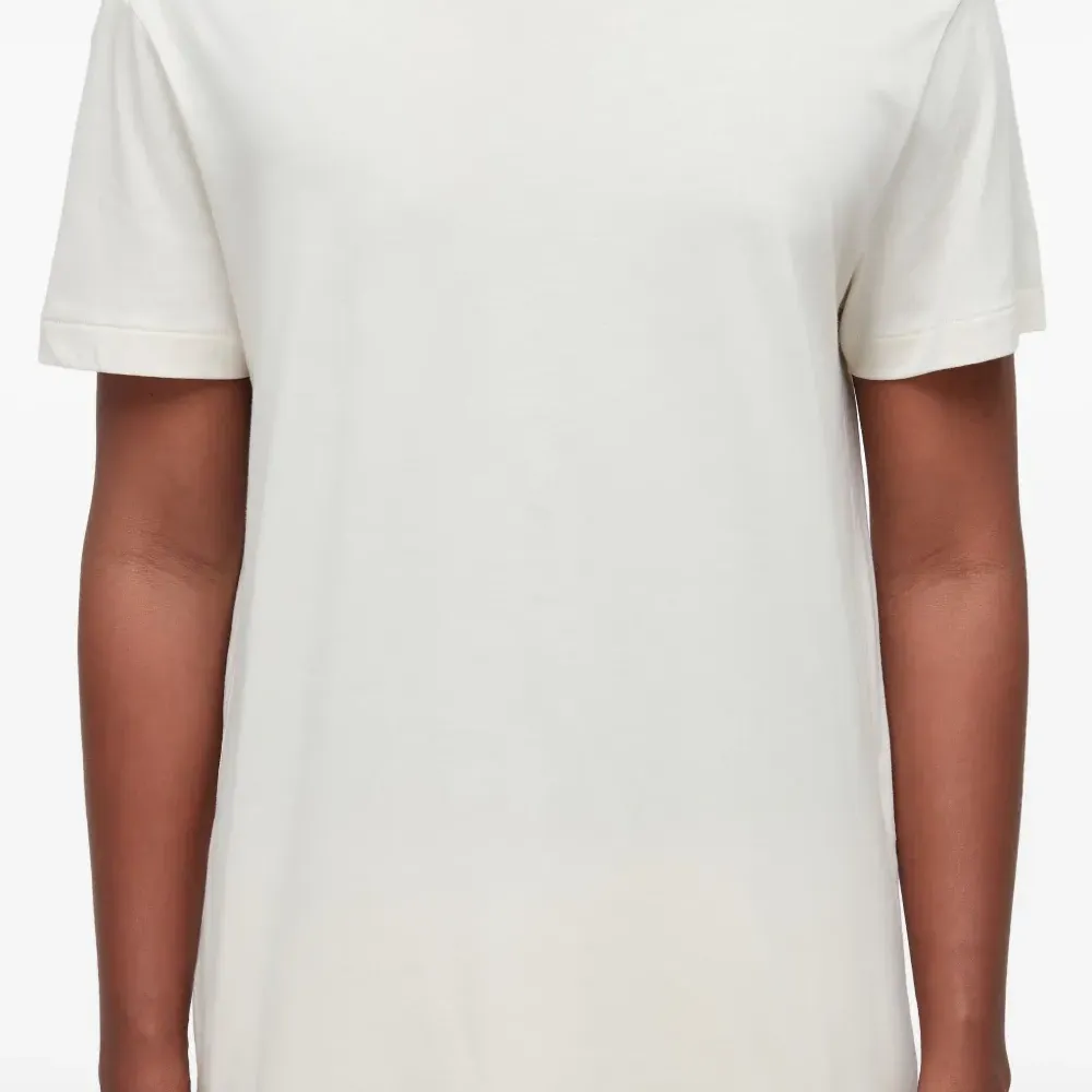 Футболка с круглым вырезом