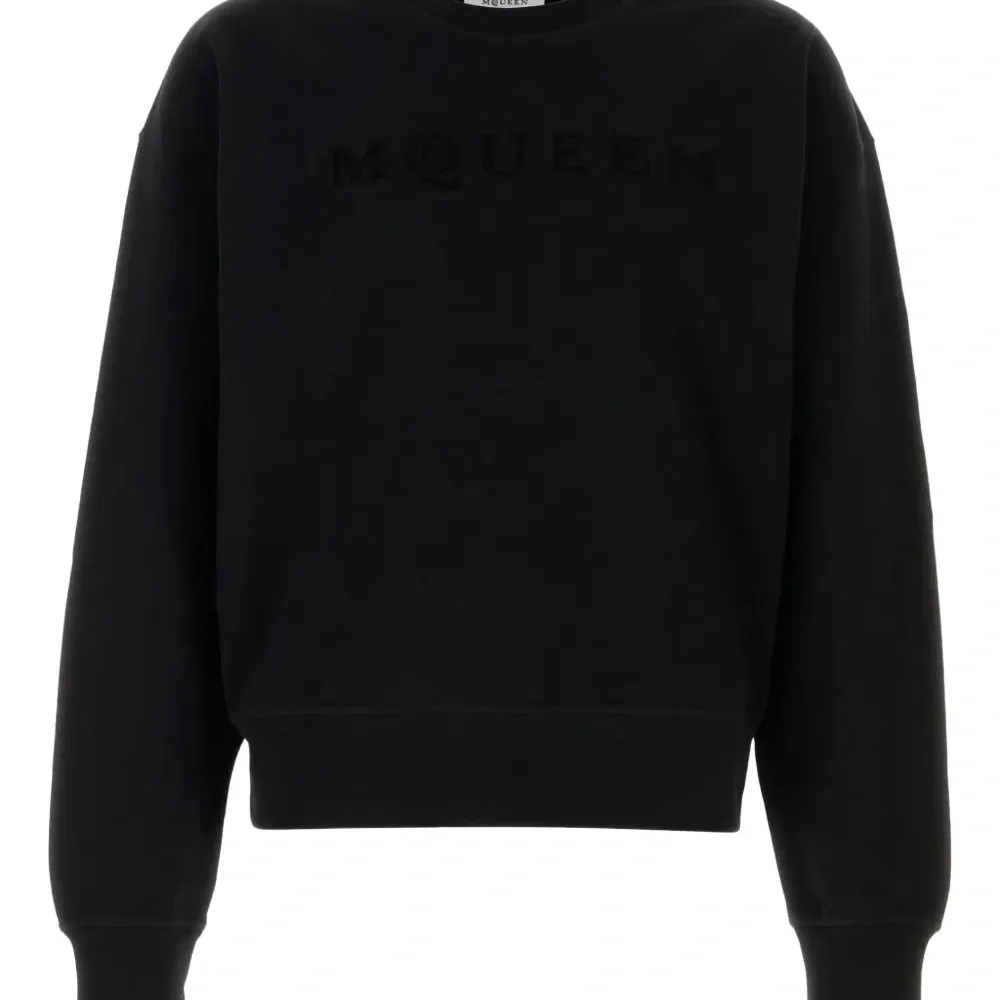 толстовка с вышитым логотипом