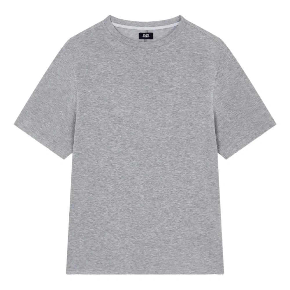 футболка с круглым вырезом