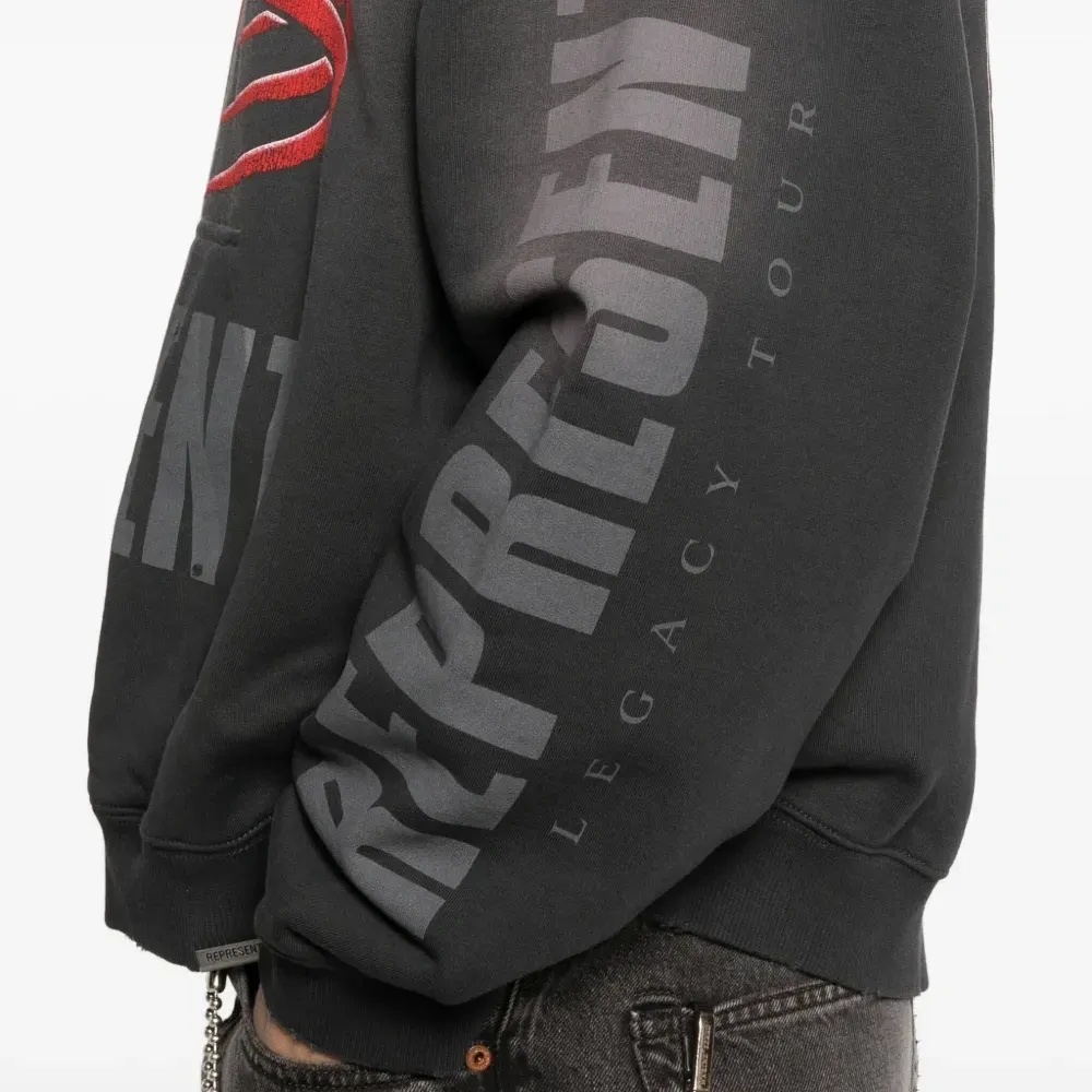 Худи с графичным принтом