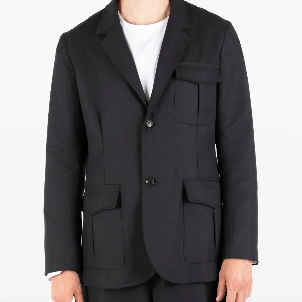 Пиджак с накладными карманами